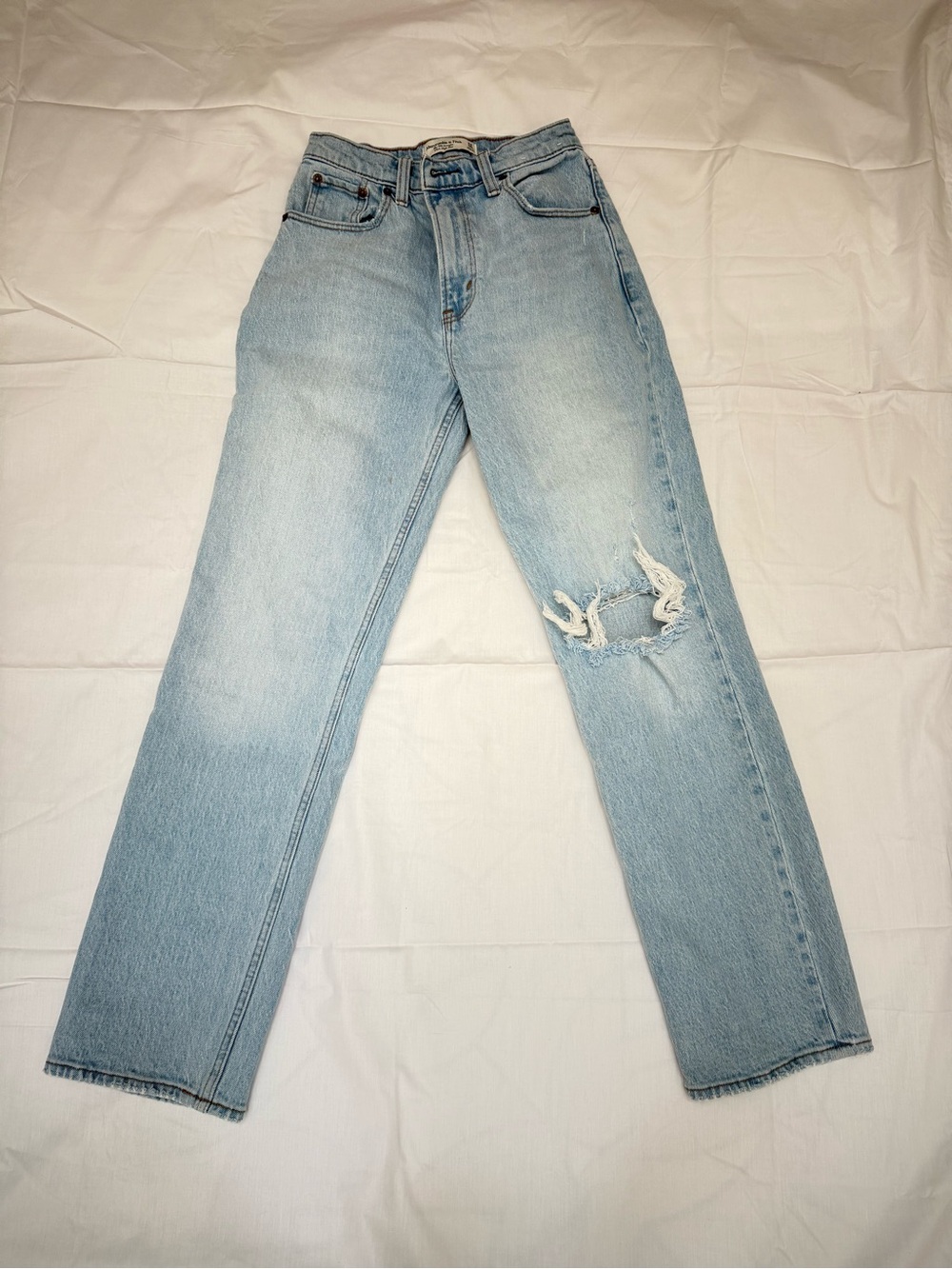 Abercrombie & Fitch Light Blue Ultra High Rise 90s Straight Jean